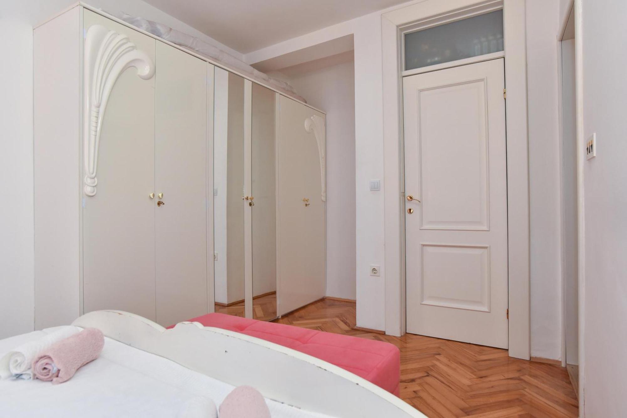 Vila Apartments Lidija Petrovac Ngoại thất bức ảnh