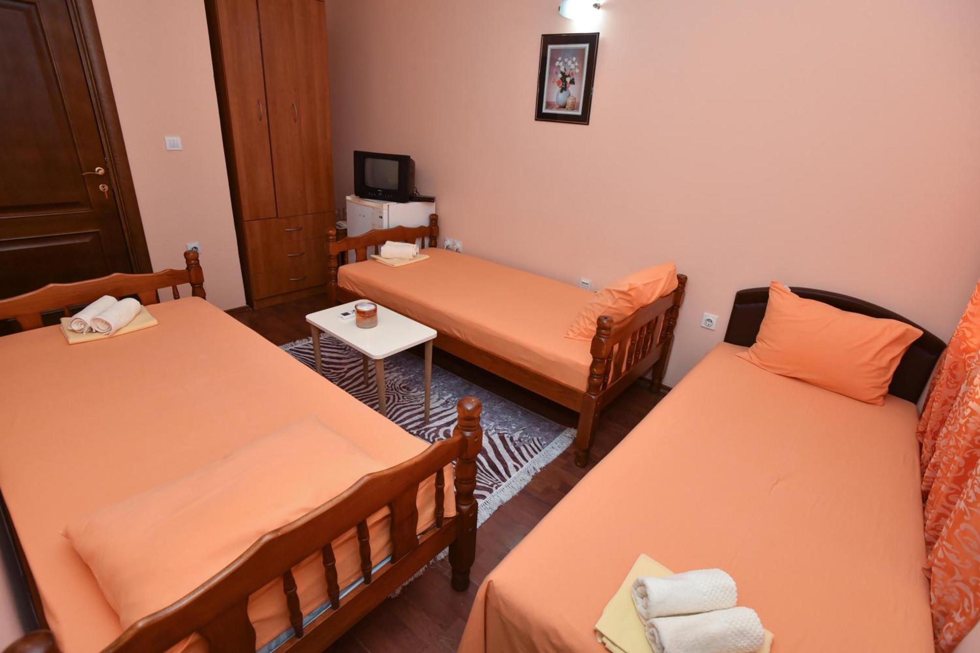 Vila Apartments Lidija Petrovac Ngoại thất bức ảnh