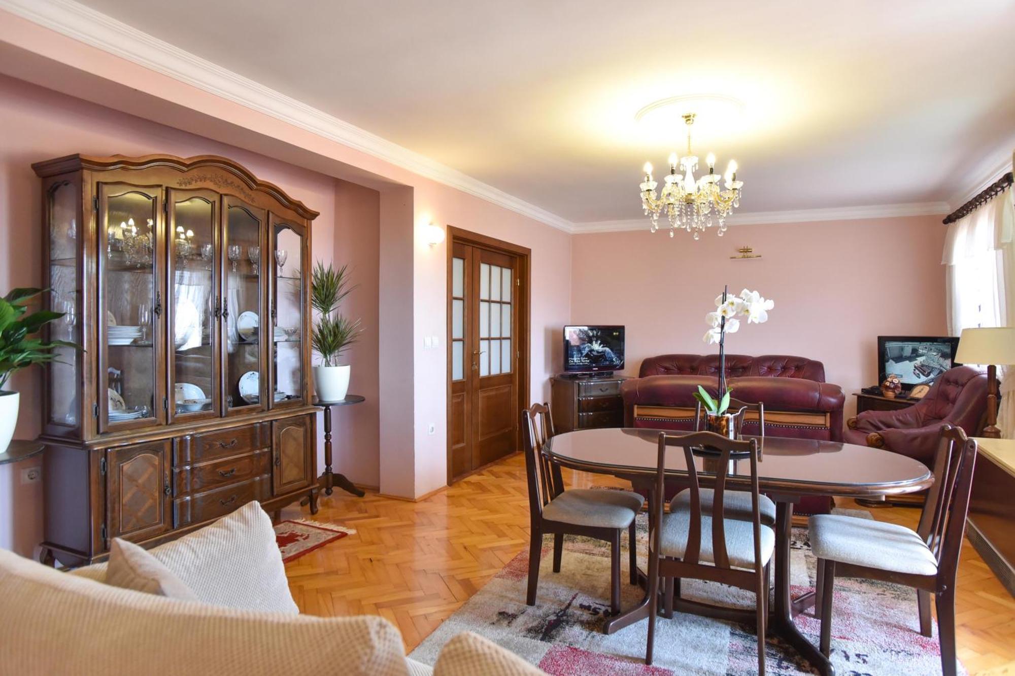 Vila Apartments Lidija Petrovac Ngoại thất bức ảnh