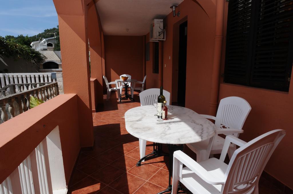 Vila Apartments Lidija Petrovac Ngoại thất bức ảnh